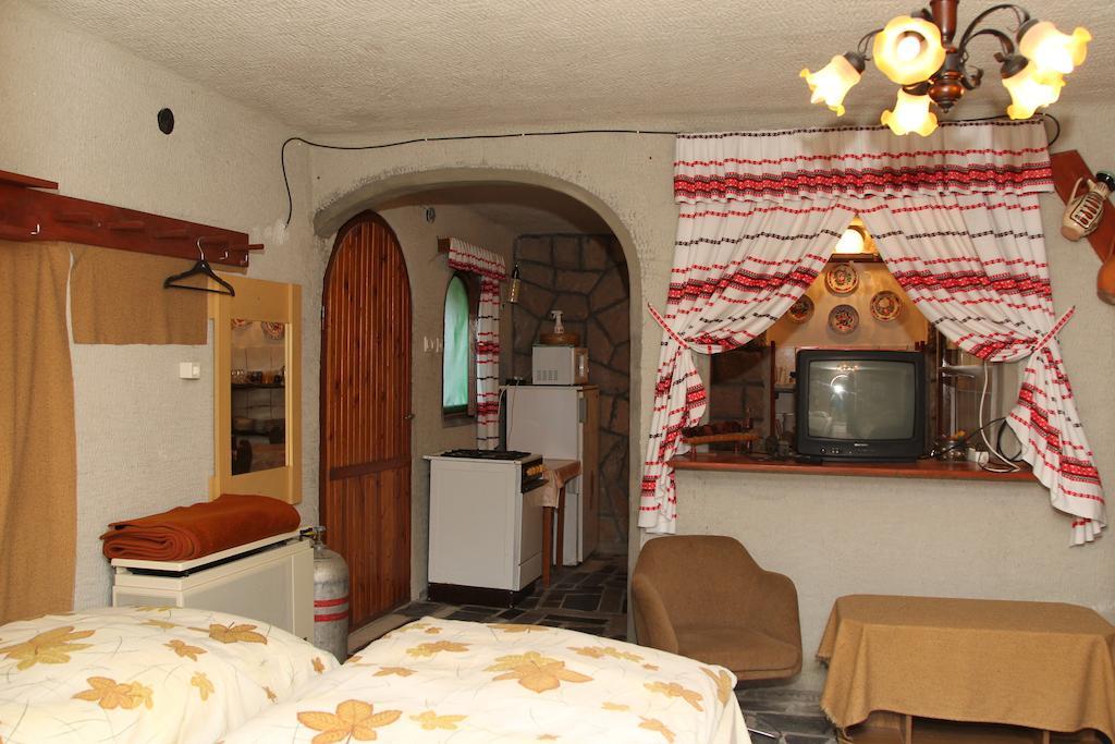 Fueloep Vendeghaz Apartment Bogacs Room photo